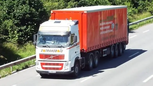 levering van een volle vrachtwagen sotransbois brandhout