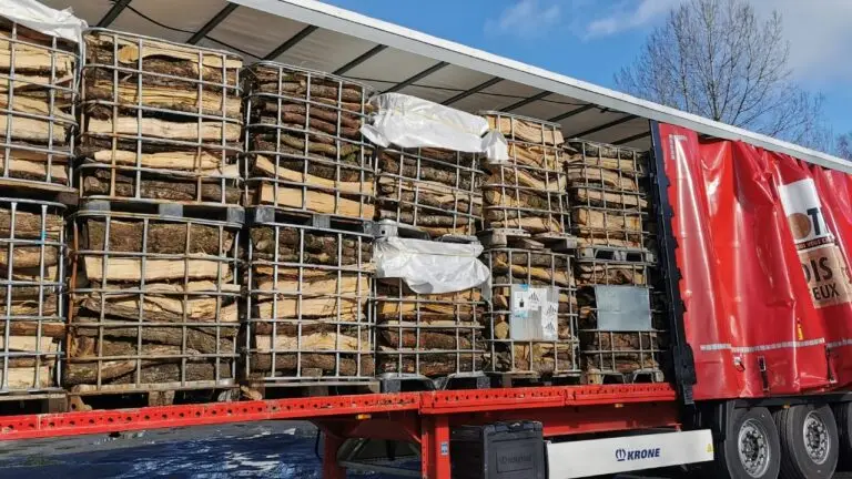 Eikenhout gezaagd in lengtes van 1 meter