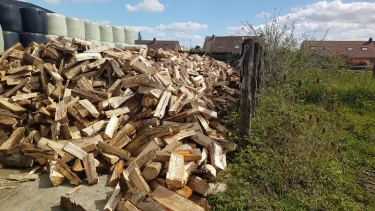livraison bois de chauffage en fond mouvant déversé