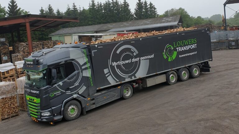 schuifvloer vrachtwagen brandhout