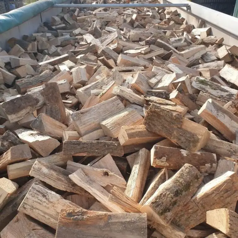 vloer van droog brandhout verplaatsen in 30cm