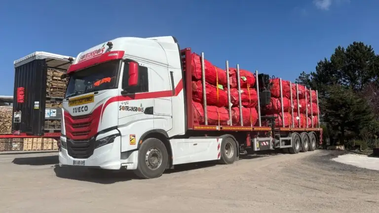 semi-remorque de BIG BAGS BOIS DE CHAUFFAGE