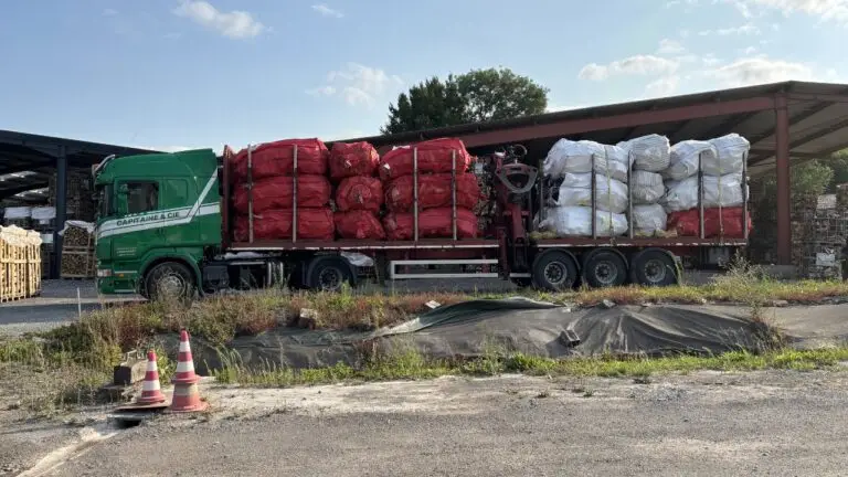 semi-remorque de bois de chauffage en big bag